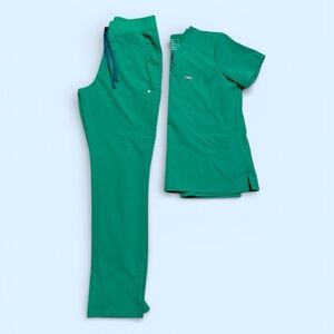 FIGS Scrubs Set Womens Size Medium/ tall green Catarina Shirt & Yola Pants